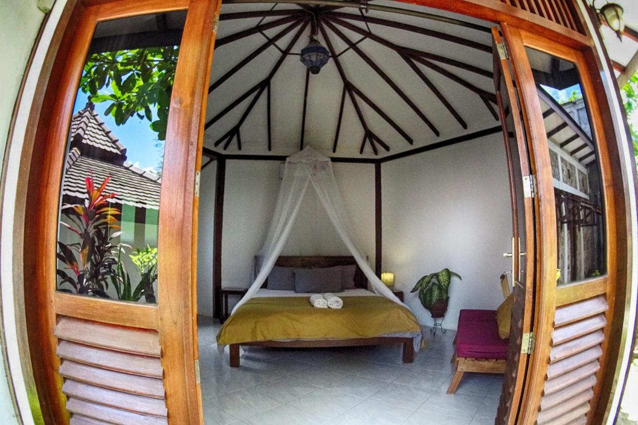 Ayu Hotel Karimunjawa Exterior photo