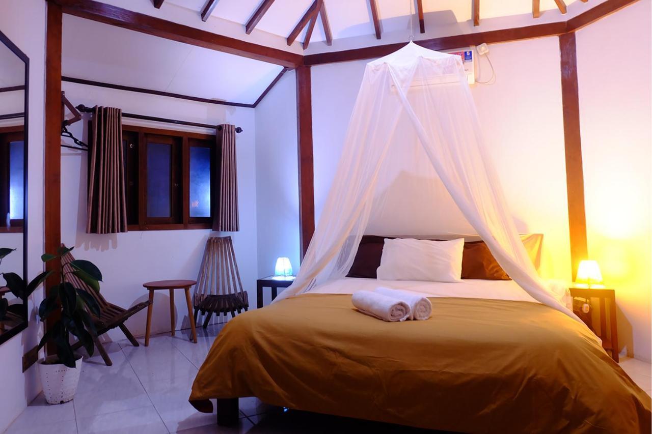 Ayu Hotel Karimunjawa Exterior photo