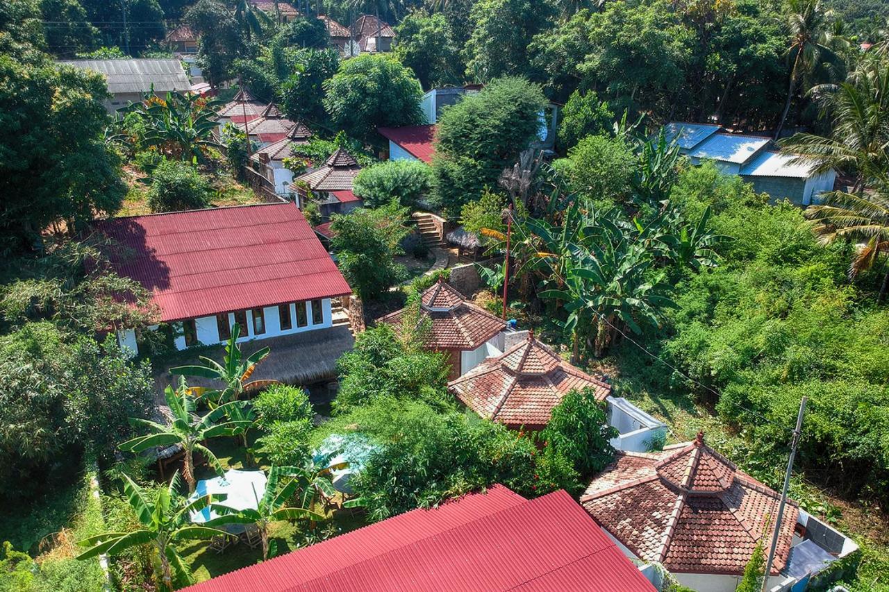 Ayu Hotel Karimunjawa Exterior photo